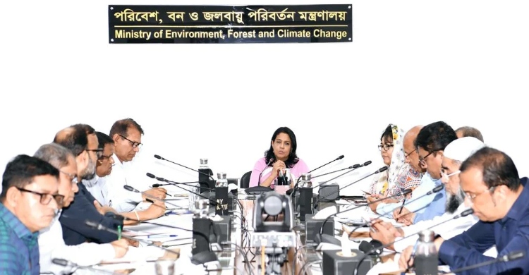Rizwana for stern legal action against open waste burning