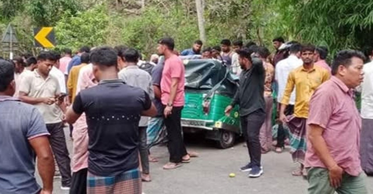 Rangamati road crash leaves 5 dead