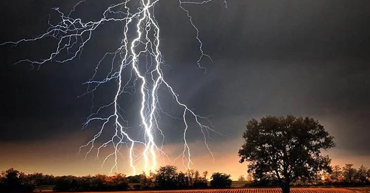 Lightning kills farmer in Kushtia