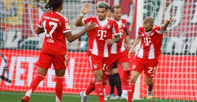 Bayern survive late Augsburg scare, Ten Hag's tough start continues