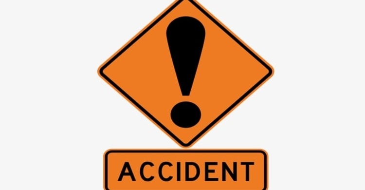 15 injured as bus, truck collide head-on in Jhenaidah