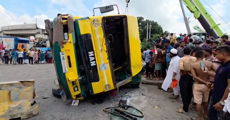 Three of a family killed in Cumilla road accident