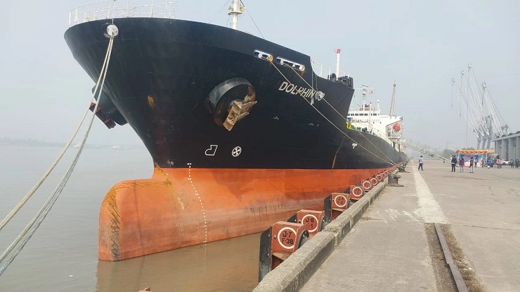 Record 556 foreign commercial ships docked at Mongla Port