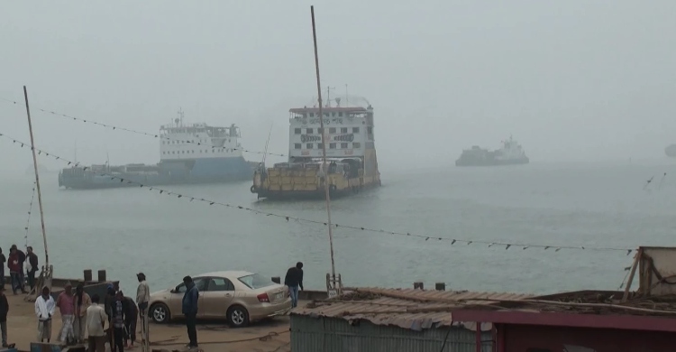 Ferry services resume on Paturia-Daulatdia and Aricha-Kazirhat routes after fog disruption