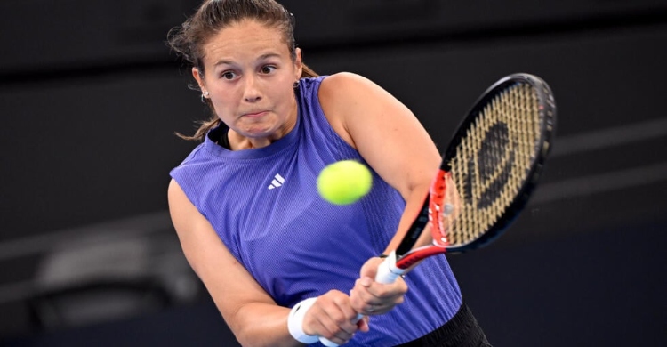 Kasatkina rolls into Adelaide second round as Vekic crashes 