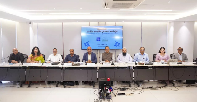 Experts call for realistic plan, soft loans to achieve Bangladesh’s rooftop solar targets