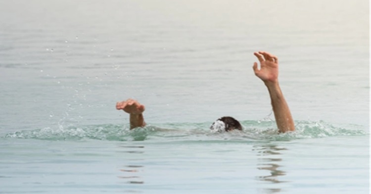 Two schoolgirls drown in Kurigram while collecting water lilies