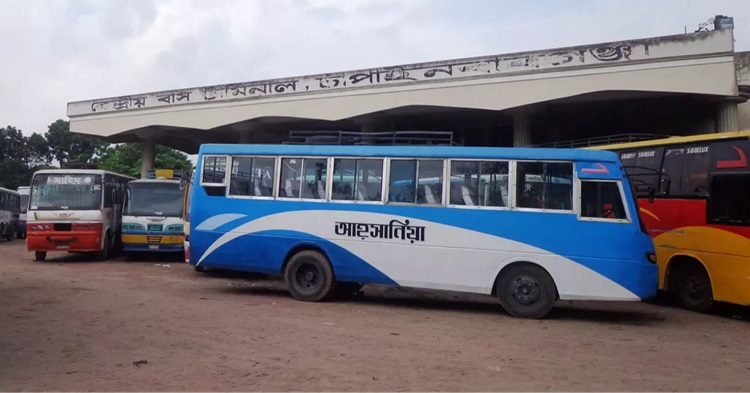 Passengers suffer as bus services on Chapainawabganj-Rajshahi route remain off