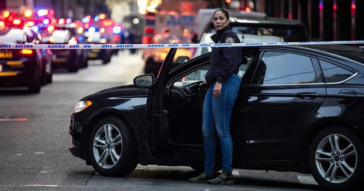 At least 5 dead, including police officer, in Manhattan office shooting