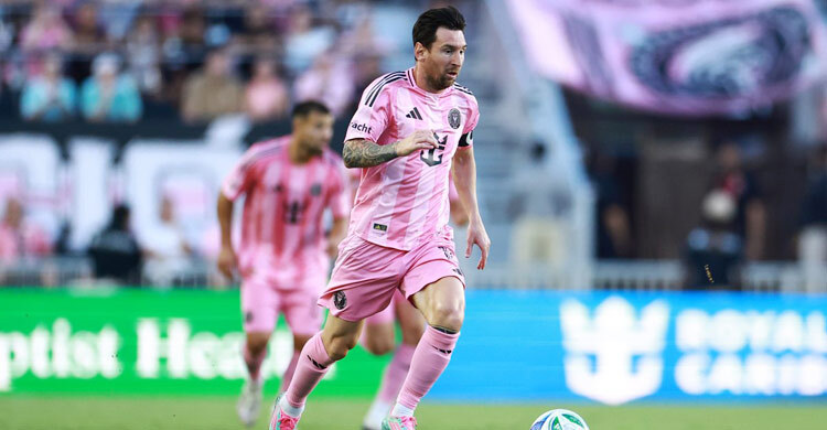 Messi denied late winner in Club World Cup opener