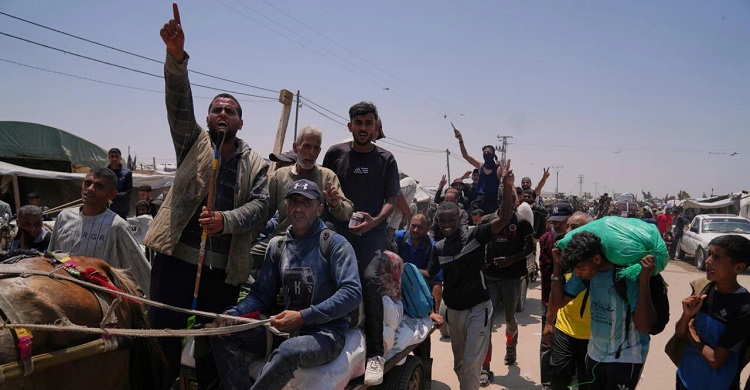 Gaza rescuers say Israel fire near aid centre kills 31