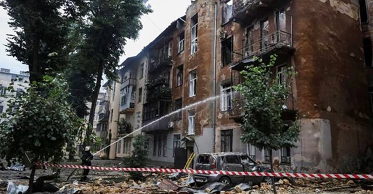 Russian strikes on Odesa kill one, wound at least 13