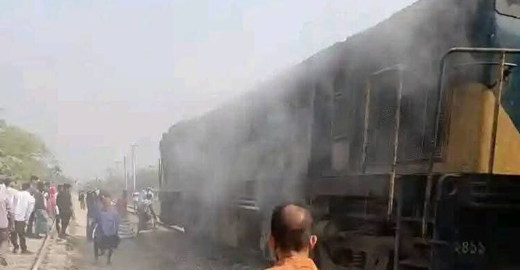 Rail engine catches fire in M’sing; train movement disrupted  