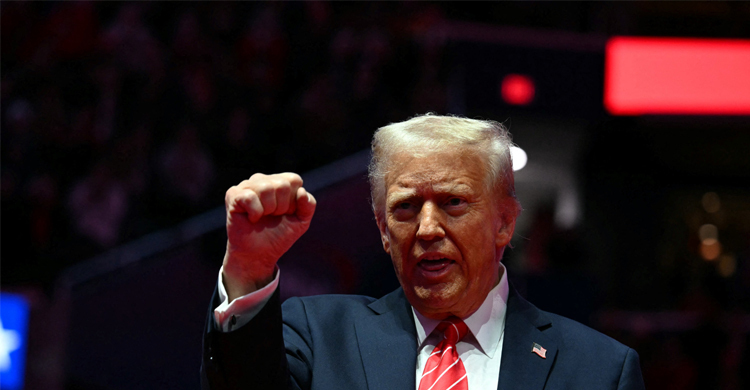 Trump posts spoof picture dressed as pope
