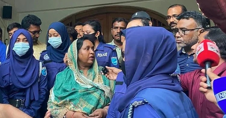 Three held over obstructing Ivy’s arrest