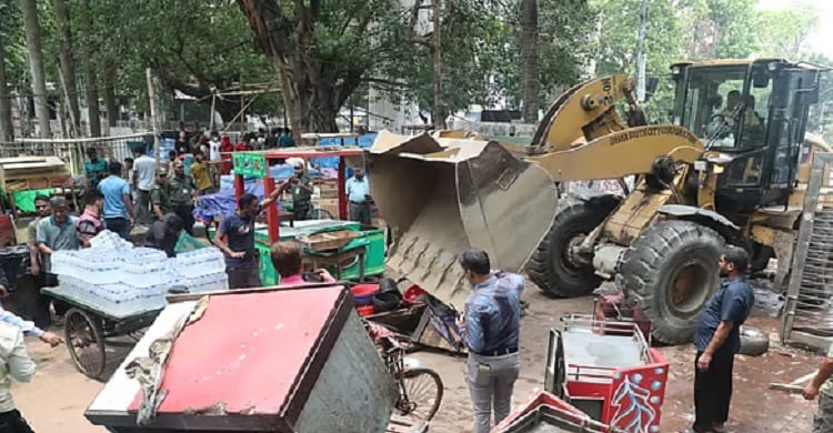 DSCC demolished all illegal shops at Sohrawardy Udyan