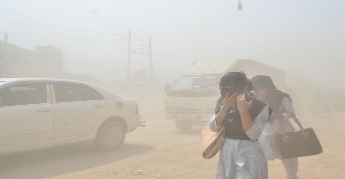 Dhaka’s air turns ‘unhealthy’ this morning