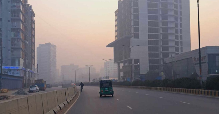 Clear skies expected over Dhaka as temperatures remain steady