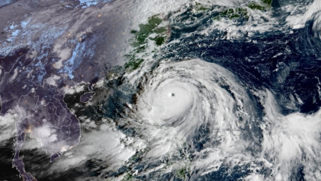 Philippines evacuates hundreds of thousands as super typhoon nears