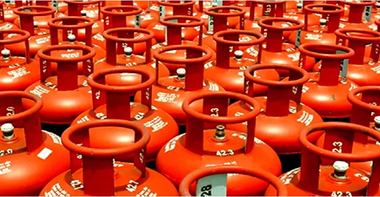 Price of 12kg LPG cylinder cut by Tk26 to Tk1,215