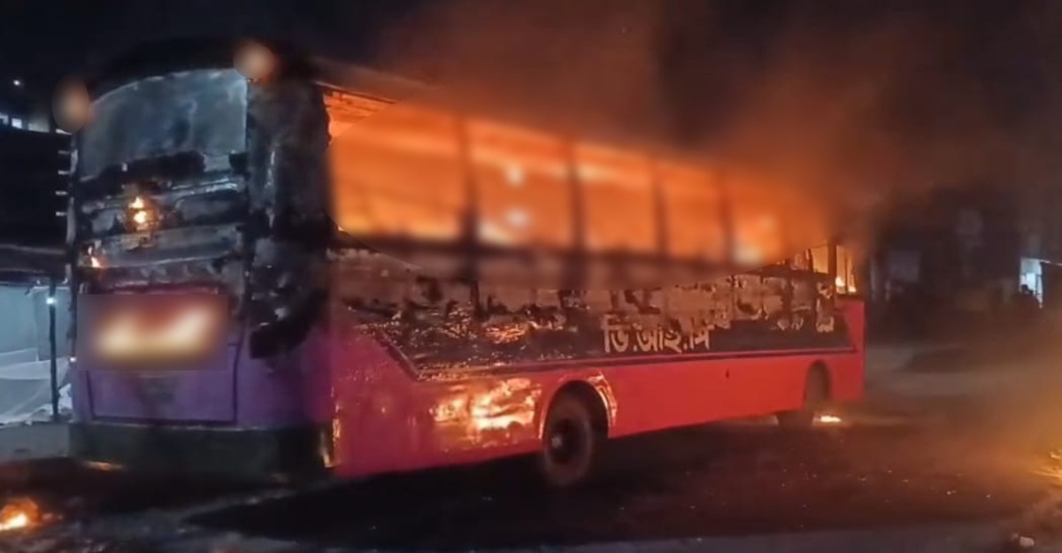 3 buses set on fire in Gazipur