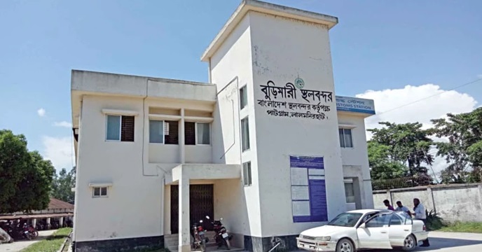 Burimari land port halts import-export for three days during Kali Puja