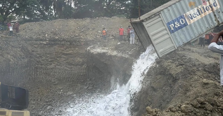 Ctg Port disposes of long-stored hazardous goods in 2-day operation