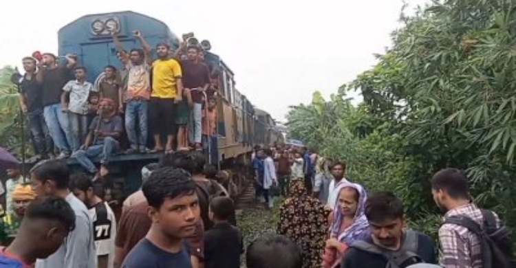 Faridpur protesters block highways, railways for 5th day over constituency demarcation