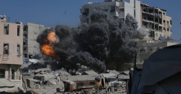 Fifty reported dead in Gaza as Israel steps up attacks on main city