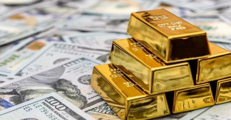 Gold price hits record above $3,500