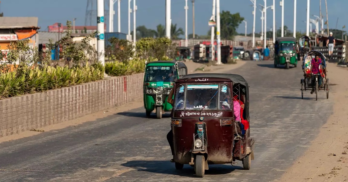 Dhaka’s air continues to be ’moderate’ this morning