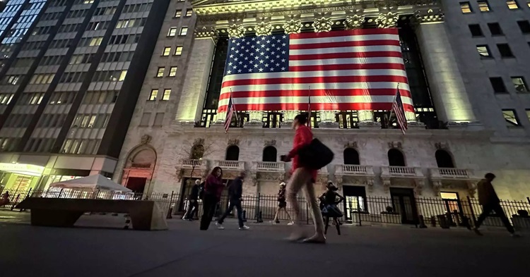 Asian shares mixed as Wall Street slips from record highs, focus shifts to Fed rate cut